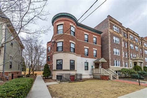 Sold: 9 beds, 13.5 baths, 7624 sq. ft. multi-family (5+ unit) located at 14 Wendell St, Cambridge, MA 02138 sold for $5,600,000 on Nov 21, 2023. MLS# 73104003.